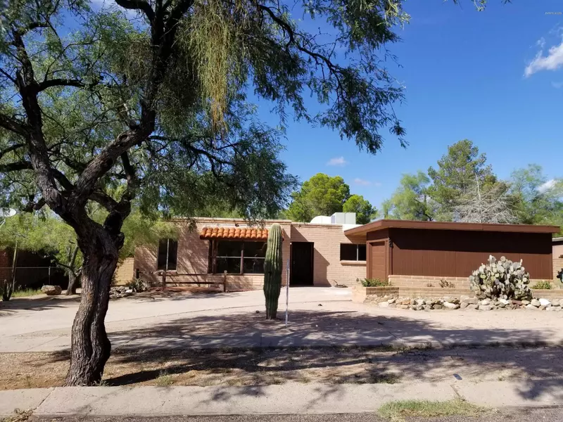 26 W Andrew Potter Street, Corona De Tucson, AZ 85641