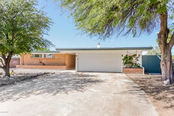 1816 S Tam O Shanter Avenue, Tucson, AZ 85710