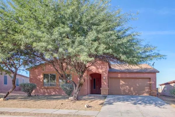 8429 W Benidorm Loop, Tucson, AZ 85757