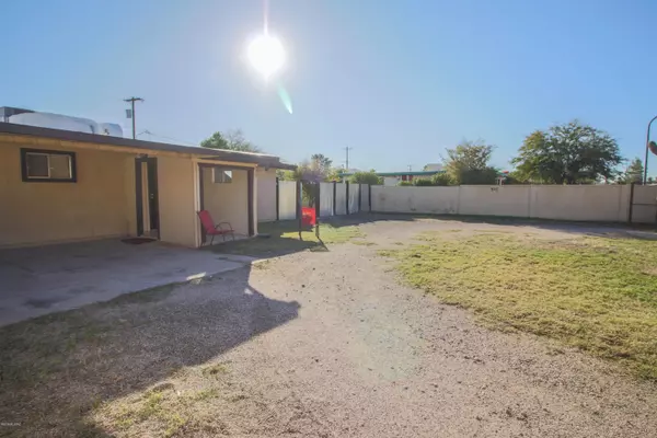 2708 N Columbus Boulevard, Tucson, AZ 85712