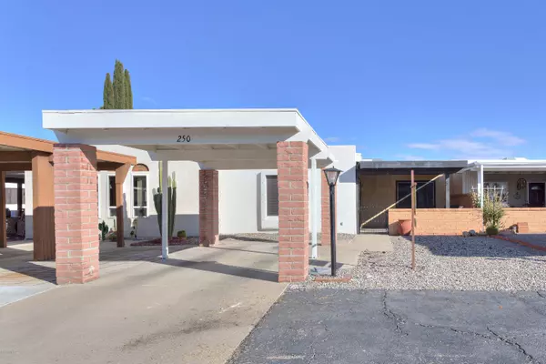 250 N Paseo De Los Conquistadores, Green Valley, AZ 85614