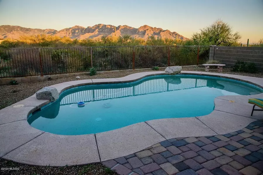 11094 N Gemma Avenue, Oro Valley, AZ 85742