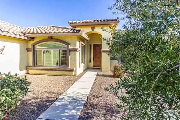 2301 E Bluejay Bluff Lane, Green Valley, AZ 85614