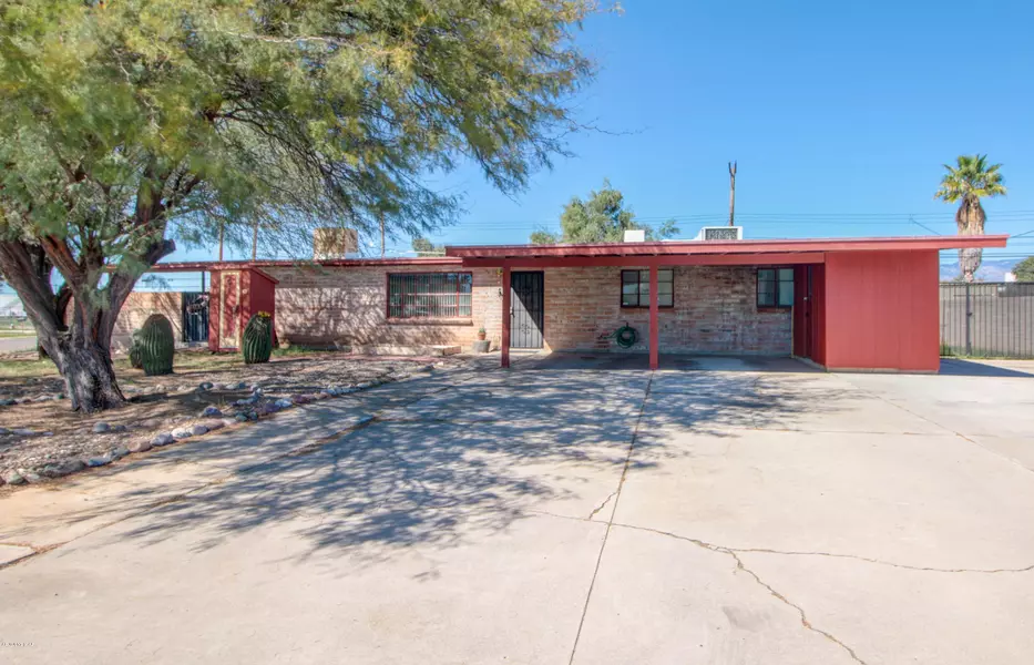 6901 E Calle Bellatrix, Tucson, AZ 85710