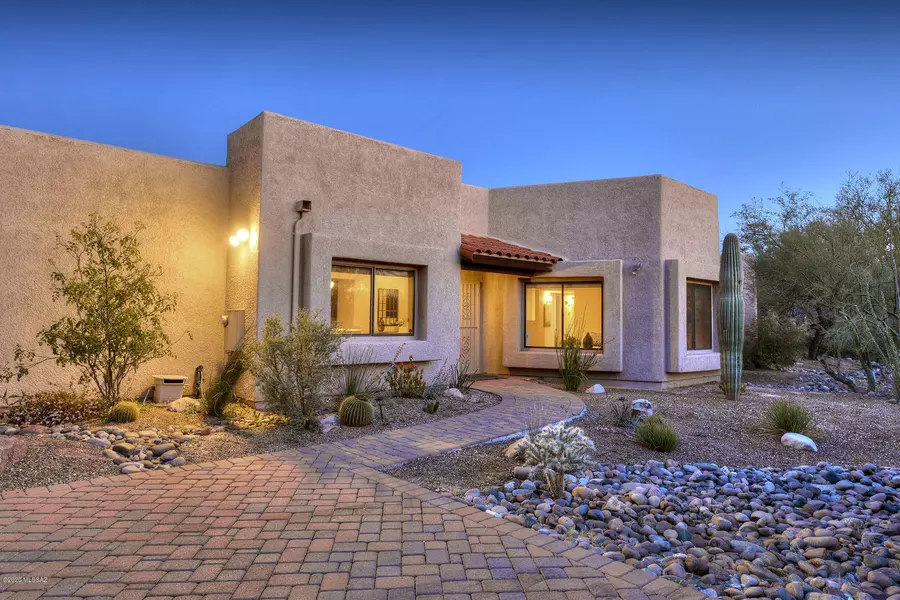 9910 N Desert Sky Place, Tucson, AZ 85737