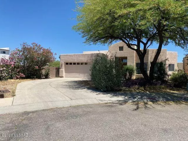 1044 N Del Valle Place, Tucson, AZ 85711