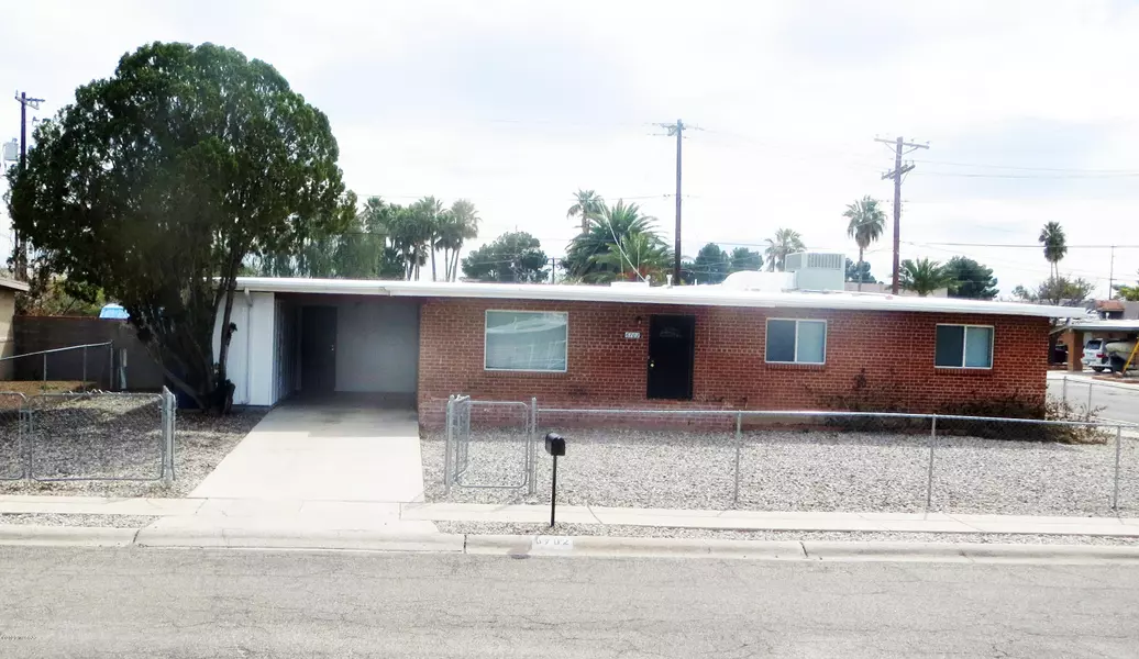 6702 E Calle Mercurio, Tucson, AZ 85710