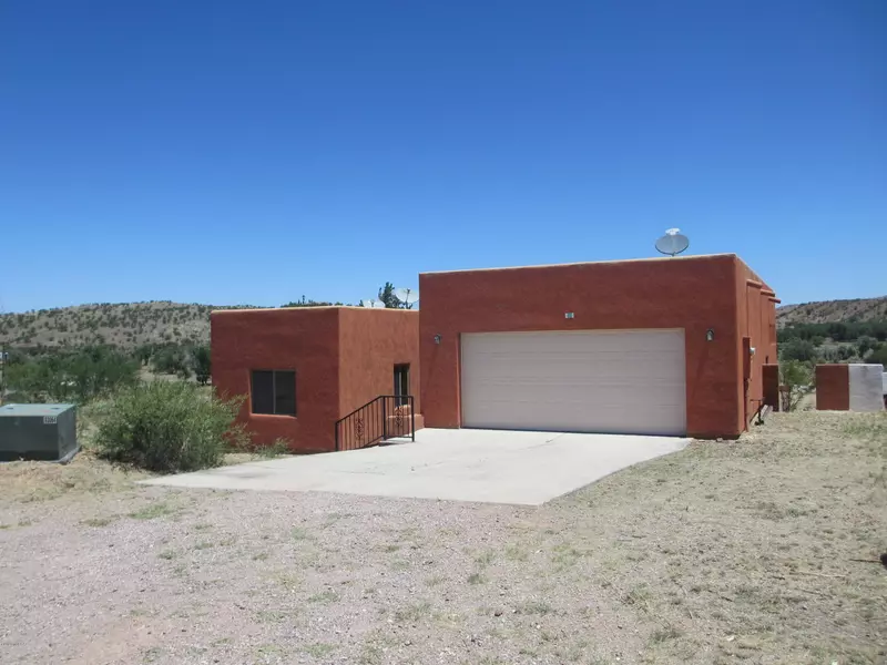 6 Lacey Court, Nogales, AZ 85621