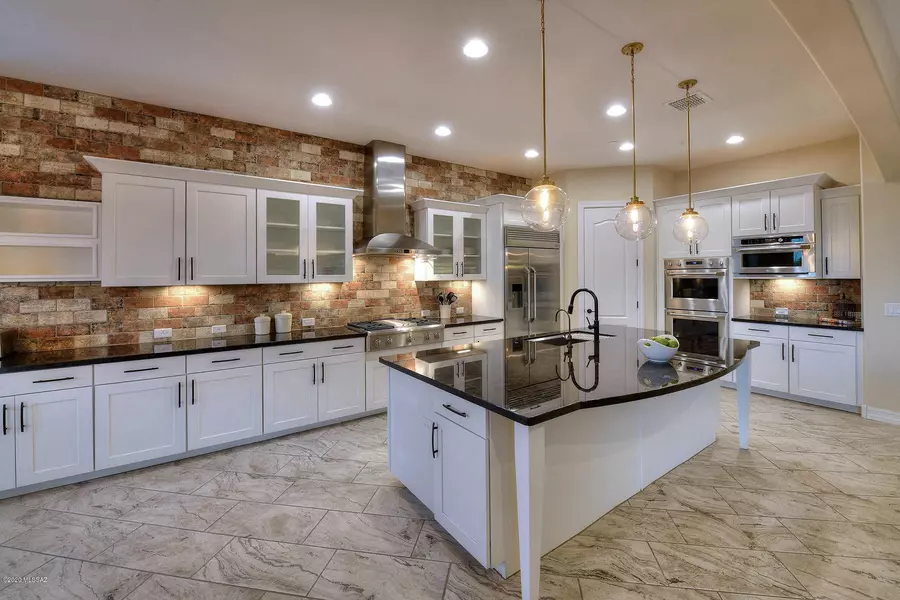 13426 N Silver Cassia Place, Oro Valley, AZ 85755