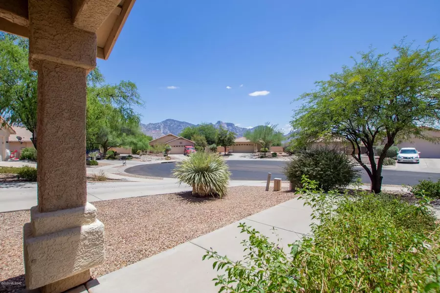 2367 E Precious Shard Court, Oro Valley, AZ 85755