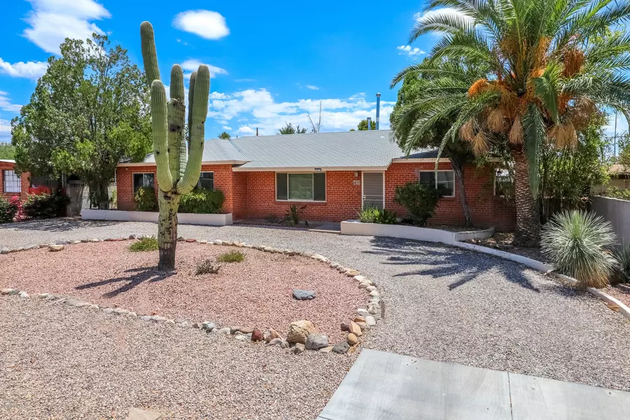 6810 E Calle Betelgeux, Tucson, AZ 85710