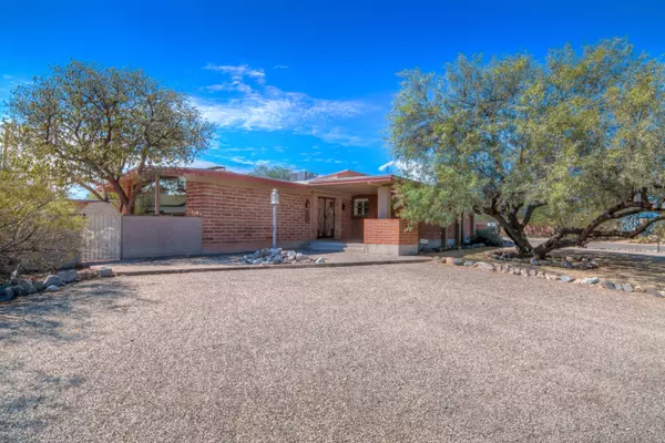 5402 E Holmes Street, Tucson, AZ 85711