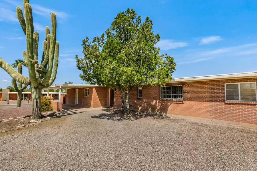 6901 E Calle Ileo, Tucson, AZ 85710