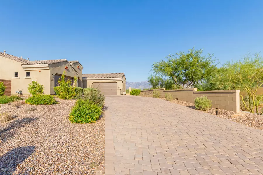 13559 N Trailing Indigo Court, Oro Valley, AZ 85755