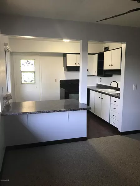 1324 S Avenida Polar  #D206, Tucson, AZ 85710