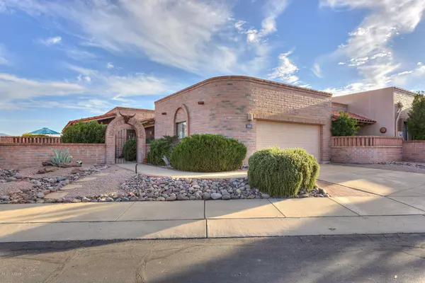 1467 W Baltusrol Drive, Green Valley, AZ 85622