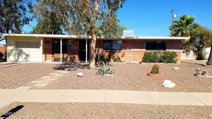 6725 E Calle Herculo, Tucson, AZ 85710