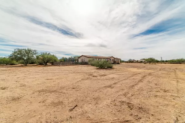 Marana, AZ 85653,5596 N Squeak Place