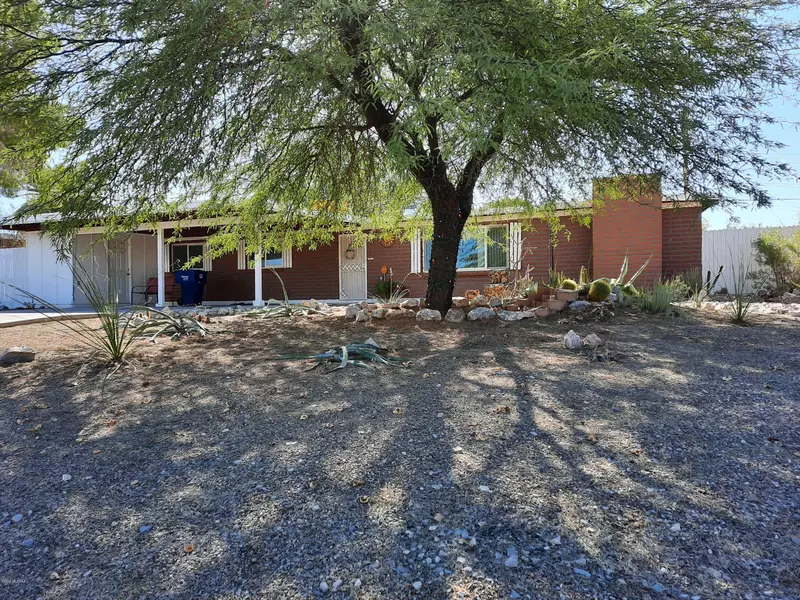 6934 E Calle Bellatrix, Tucson, AZ 85710