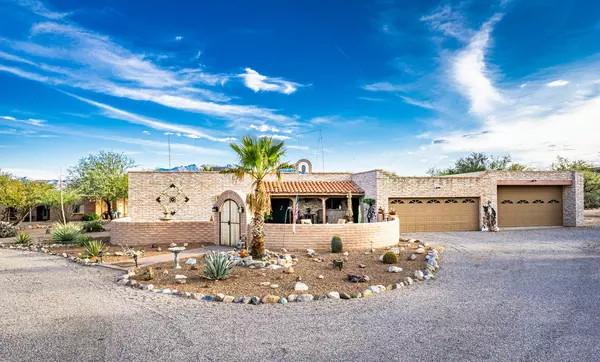 691 W Paseo del Canto, Green Valley, AZ 85622