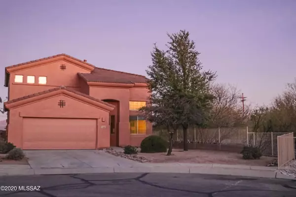 2048 N Avenida Mena, Green Valley, AZ 85614