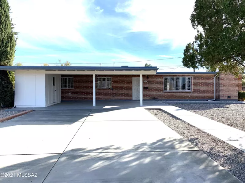 6942 E Calle Denebola, Tucson, AZ 85710