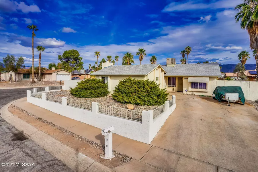 2701 S Black Moon Drive, Tucson, AZ 85730