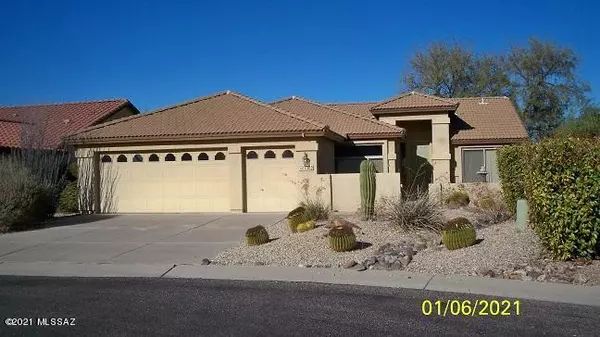 1385 N Birds Nest Road, Green Valley, AZ 85614