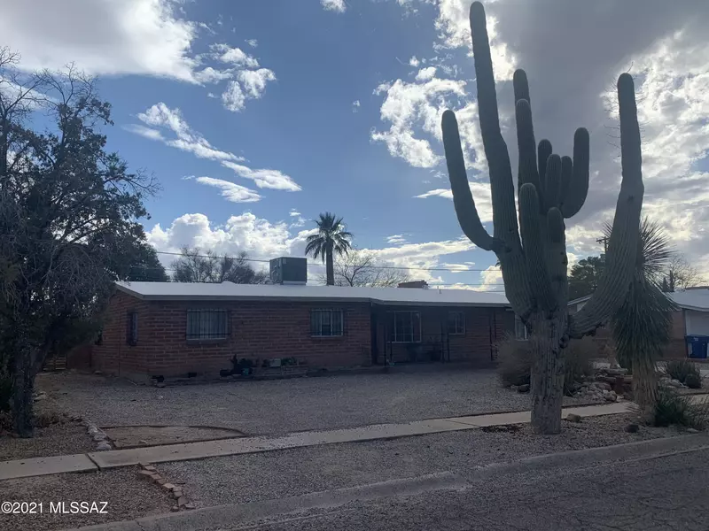 6052 E 17th Street, Tucson, AZ 85711