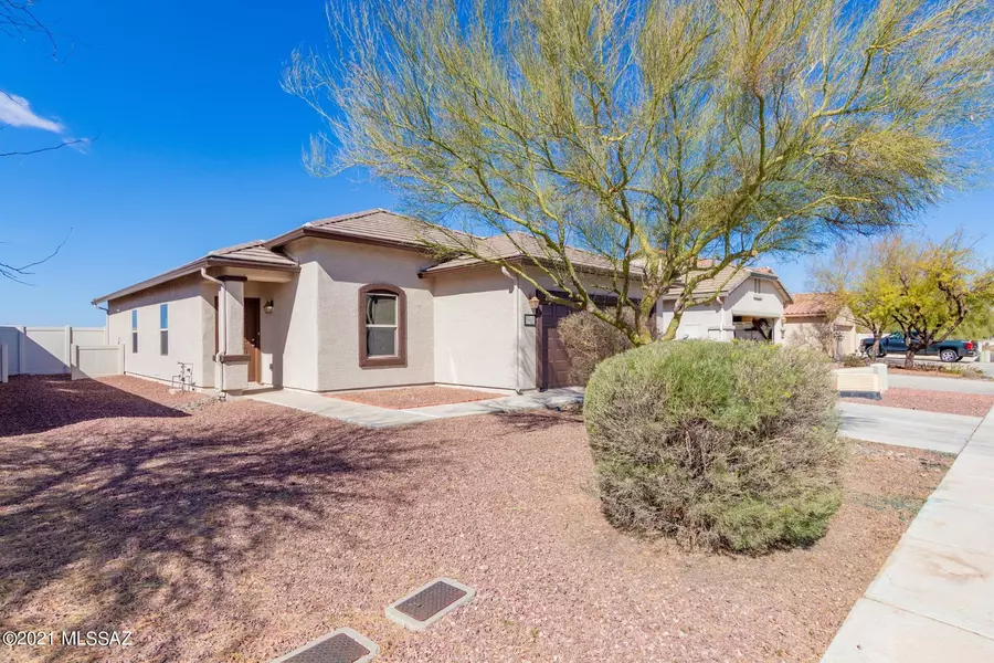 34674 S Pioneer Way, Red Rock, AZ 85145