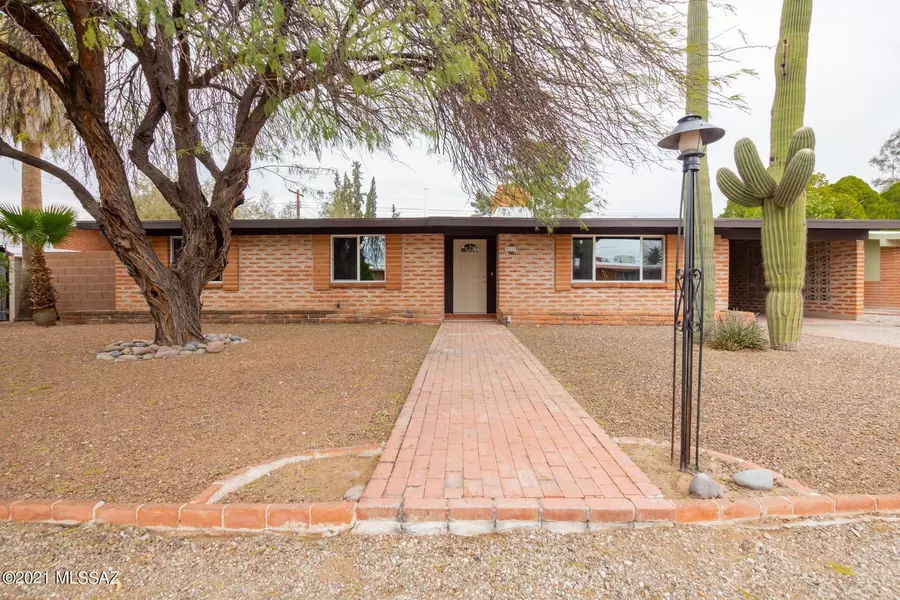 6131 E Eastland Street, Tucson, AZ 85711