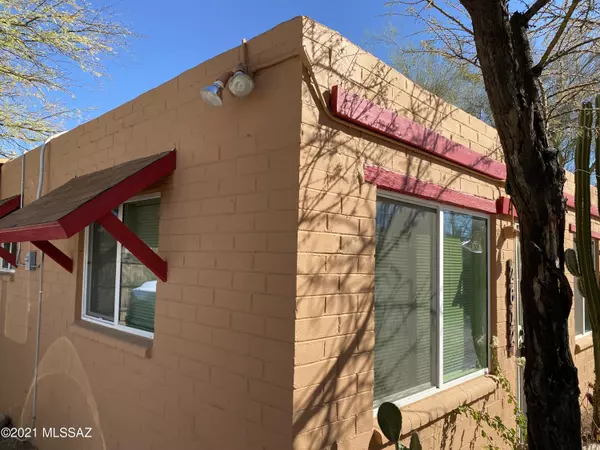 2606 N Columbus Boulevard, Tucson, AZ 85712