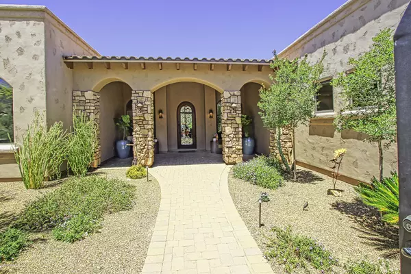 15185 N Gallery Overlook Place, Marana, AZ 85658