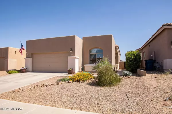 328 E Calle Minerva, Green Valley, AZ 85614