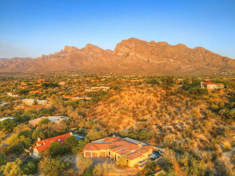 445 W Valoro Drive, Oro Valley, AZ 85737