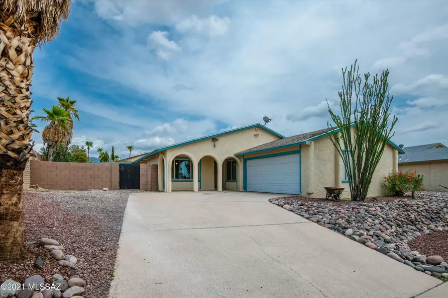 2711 S Portia Avenue, Tucson, AZ 85730