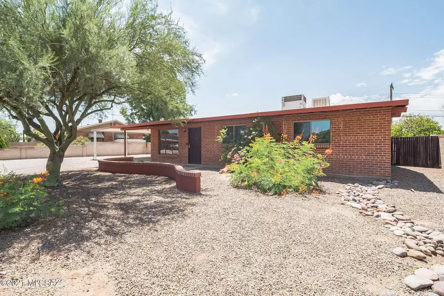 6520 E Calle Cappela, Tucson, AZ 85710