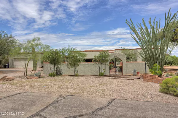 720 W Paseo Potrerro, Green Valley, AZ 85622