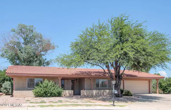 12 W Calle Frambuesa, Green Valley, AZ 85614