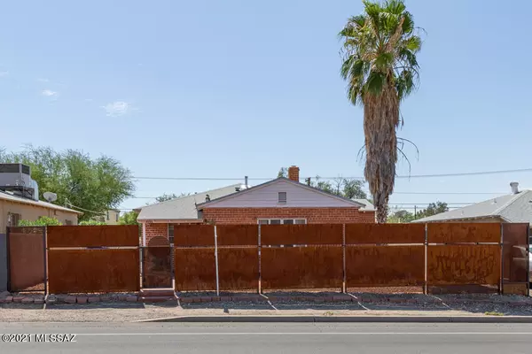 1710 E Grant Road, Tucson, AZ 85719