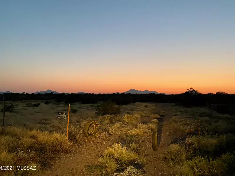 12065 N Musket Road, Marana, AZ 85653