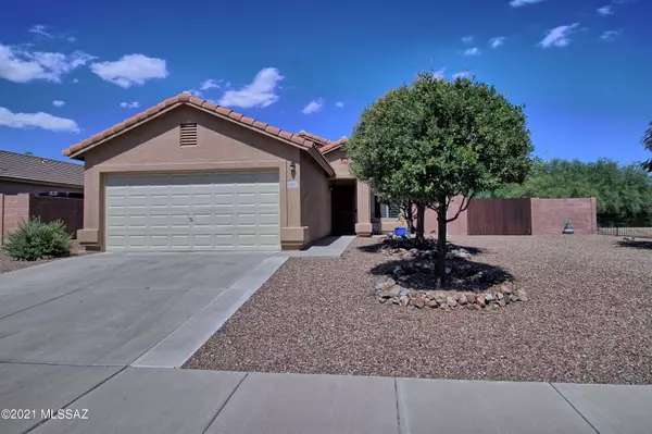 306 W Amber Hawk Court, Green Valley, AZ 85614