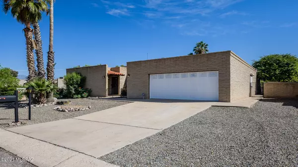 8507 E Pine Valley Drive, Tucson, AZ 85710