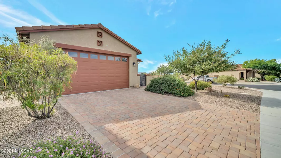 12054 N Golden Mirror Drive, Marana, AZ 85658