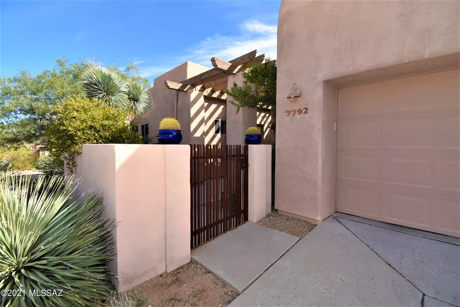 7792 S Galileo Lane, Tucson, AZ 85747