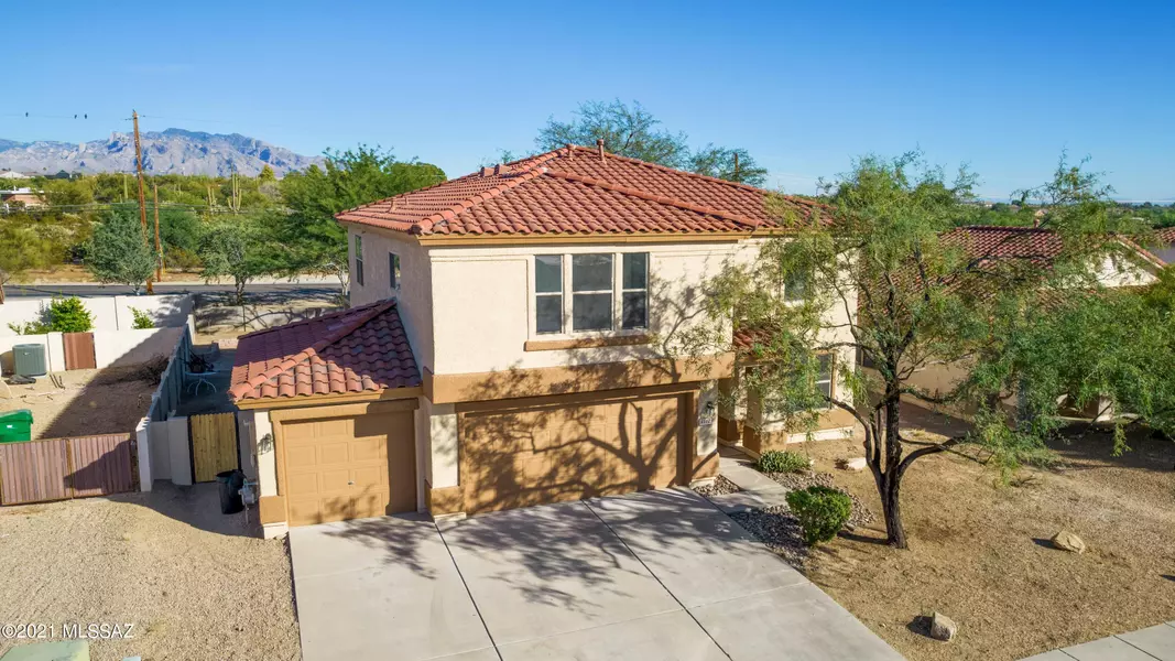 8562 N Deer Valley Drive, Tucson, AZ 85742