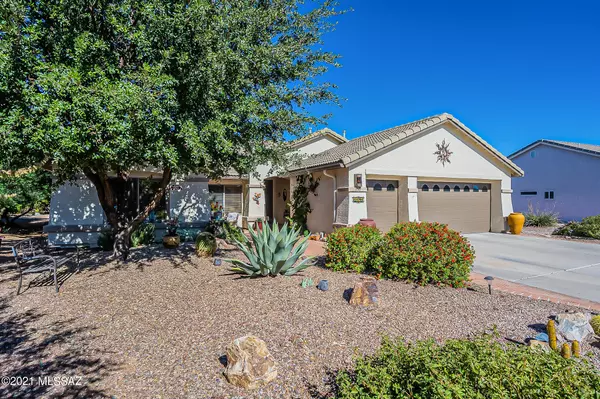 1141 N Desert Deer Pass, Green Valley, AZ 85614