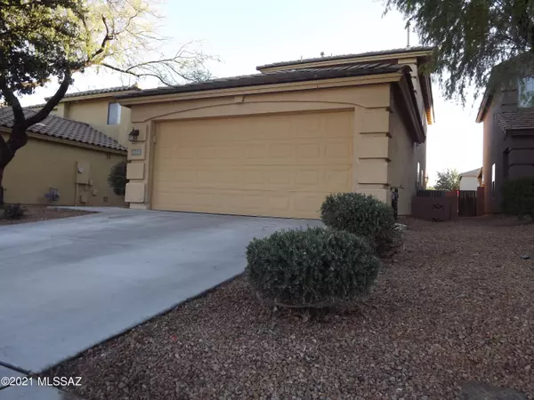 669 W Cholla Crest Drive, Green Valley, AZ 85614