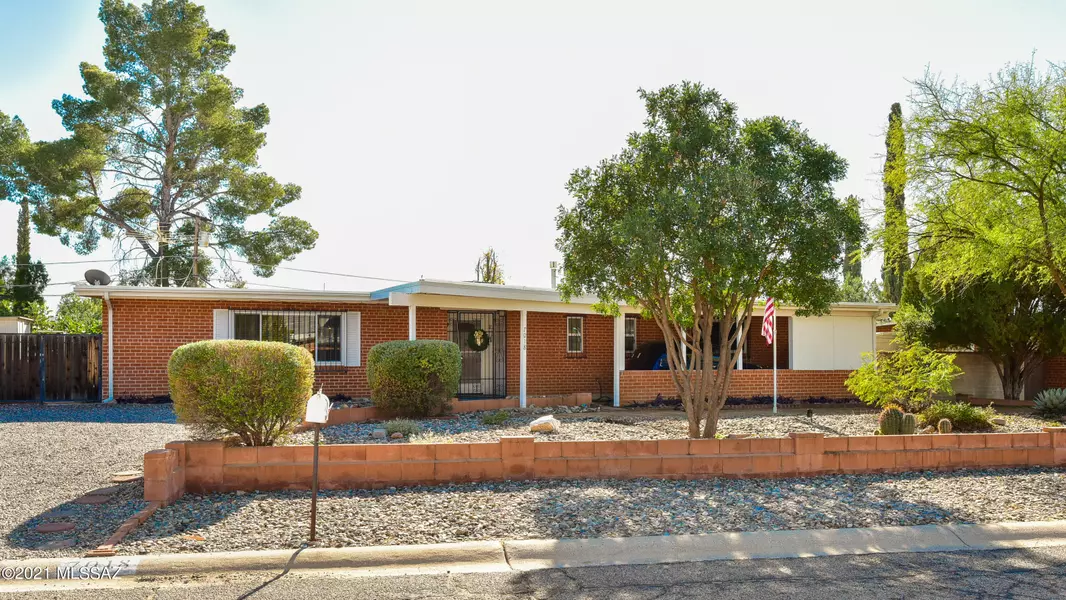 7018 E Calle Bellatrix, Tucson, AZ 85710