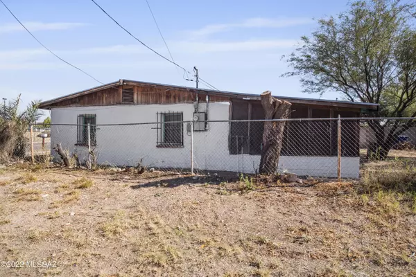 802 E Silverlake Road, Tucson, AZ 85713